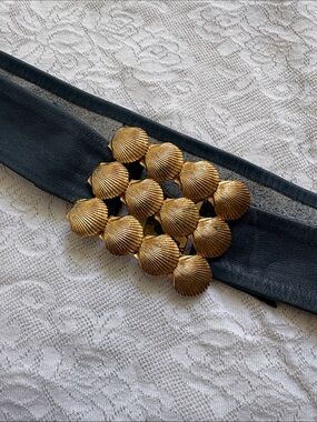 Bergere Leather Belt with Gold Shell Cluster Buckle